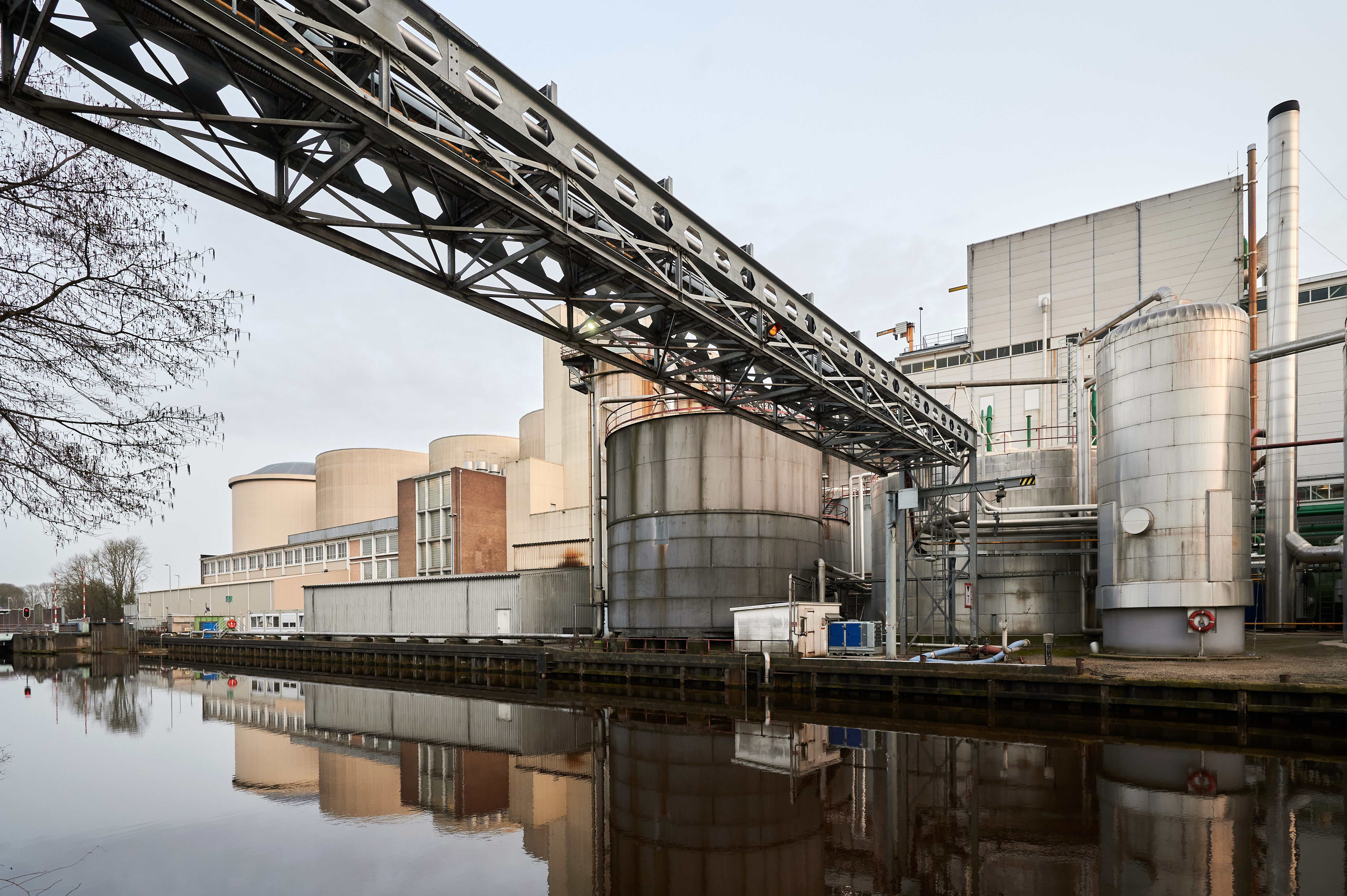 Terrein Suiker Unie brug naar industriegebied